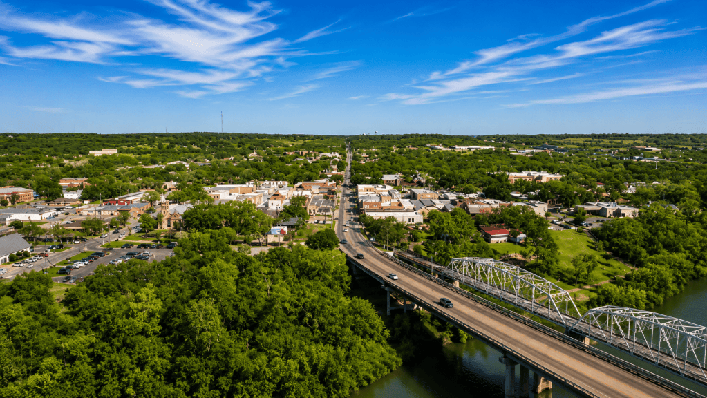 SilverLeaf Cedar Creek, TX: New Homes, Builders, Amenities and Buyer Due Diligence 1 SilverLeaf Bastrop TX new construction homes in Bastrop County